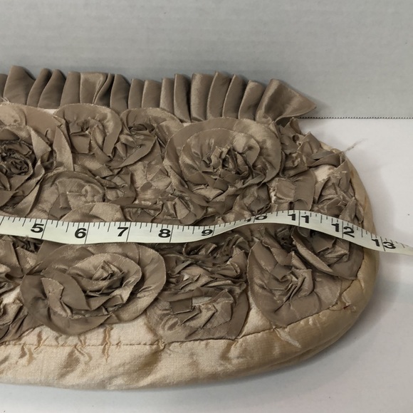 Fabric Roses Pleated Top Hand Bag - Picture 7 of 8